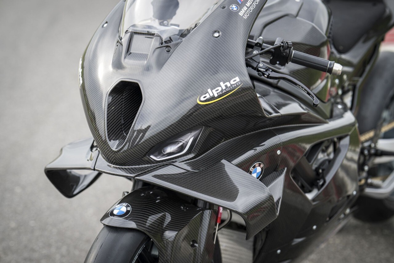 DueruoteTG #238 - Abbiamo guidato in pista la BMW che corre in SBK! 